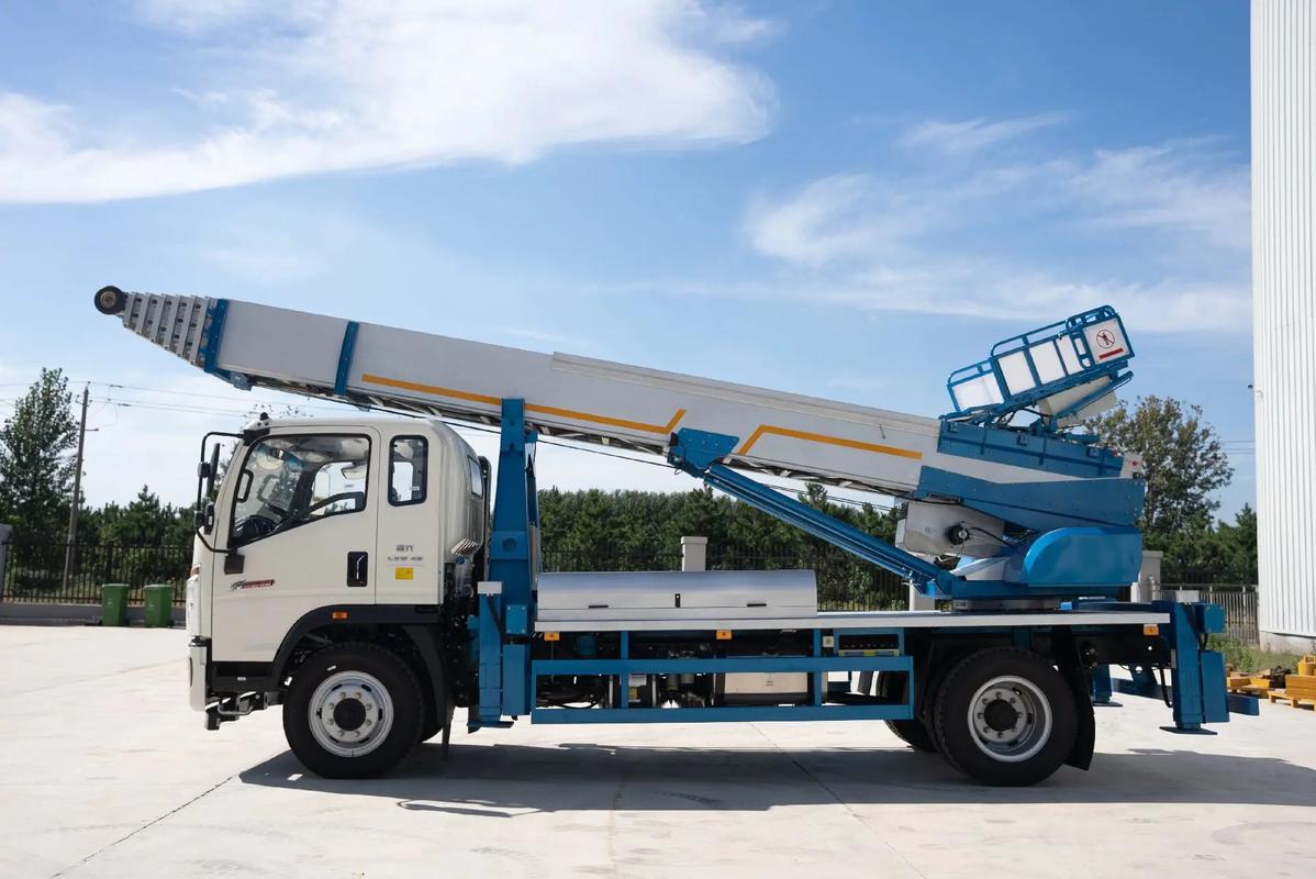 江夏云梯上料车租赁费用