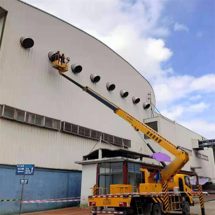 江夏高空作业车出租服务：专业广告牌安装解决方案